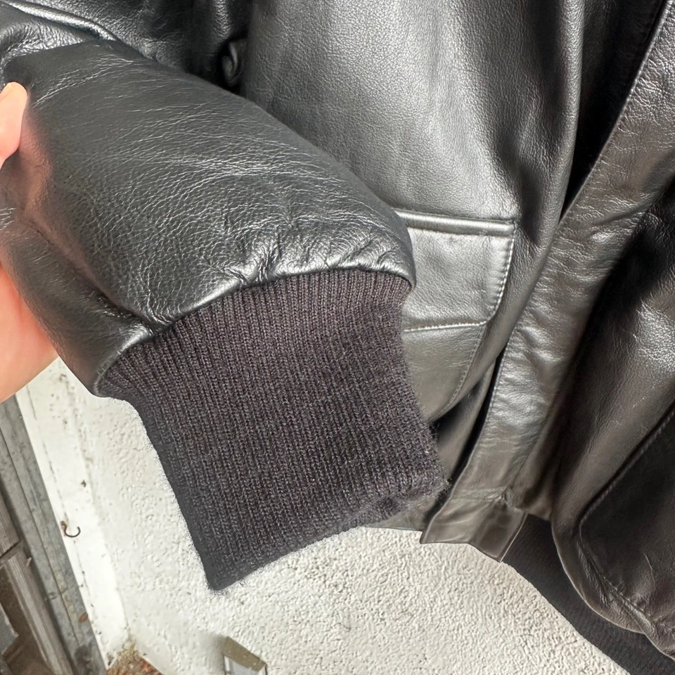 Beyond Sports Classics Mens Black Leather Bomber Jacket JBL Logo Size Medium - Image 4 of 4