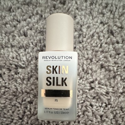 Makeup Revolution Skin Silk Serum Liquid Foundation F5 0.77 fl oz / 23 mL