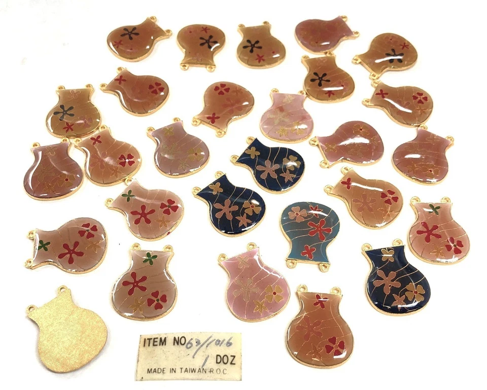 28 复古亚洲花花瓶珐琅装饰 24 毫米。 两孔吊坠 S882 — 第 4/4 张图片