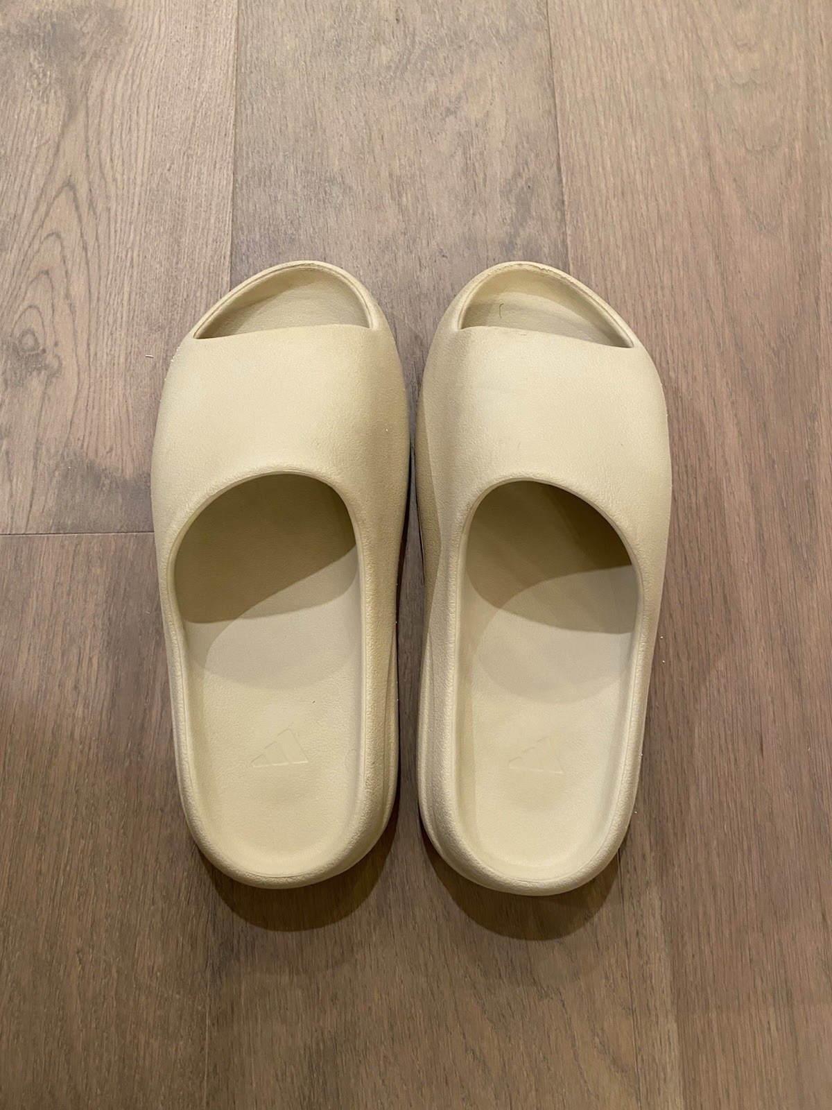 U.S. Size 13 Bone Yeezy Slides (look at all the pictures) thumbnail 7