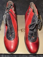 NEW L'Artiste Spring Step Perri Red Black Embroidered Leather Ankle Boots US 10