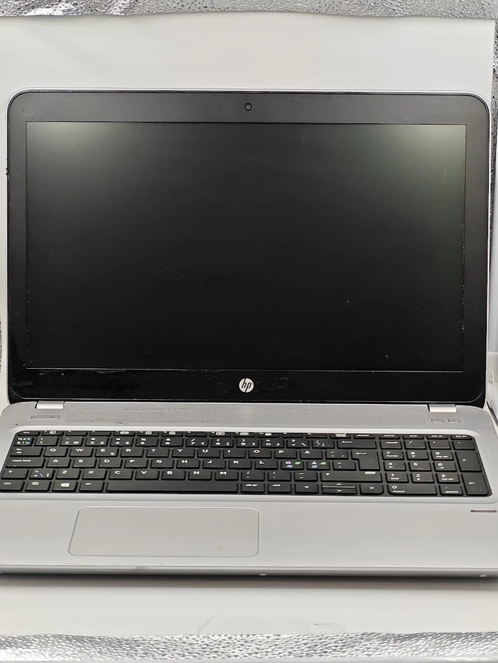 HP ProBook 455 G4 - AMD A9, 15.6" HD, 4GB RAM, Senza SSD, Usato - Immagine 2 di 4