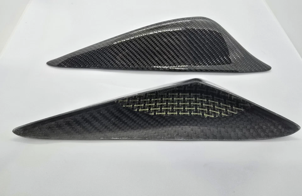 Deslizante trasero de fibra de carbono para Honda CBR1000RR Fireblade ('12-'16) / SP ('14-'16) Foto 3 de 4