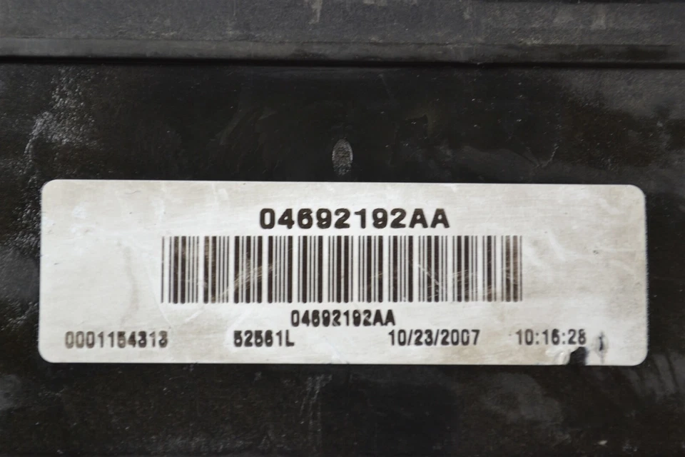 04692192AA Durango/Chrysler Aspen 2007-09 CENTRO DE DISTRIBUCIÓN DE ENERGÍA 4B8 491 B1 Foto 2 de 4