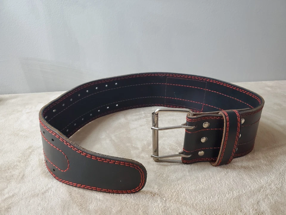 Cinturón de levantamiento de pesas profesional de cuero negro Dark Iron Fitness Foto 2 de 4