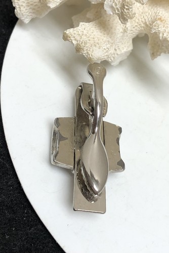 Vintage DREWRYS BEER “A BARREL OF FLAVOR” PEWTER TIE CLASP CLIP-Advertising-Rare - Picture 3 of 4