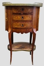 TABLE AUXILIAIRE EN BOIS NOBLE. STYLE LOUIS XV. FRANCE. 19E-20E SIÈCLE.