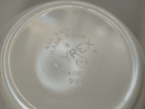 Vintage Pyrex USA Butterfly Gold 402 Nesting Mixing Bowl 1.5 Qt White - Picture 9 of 14
