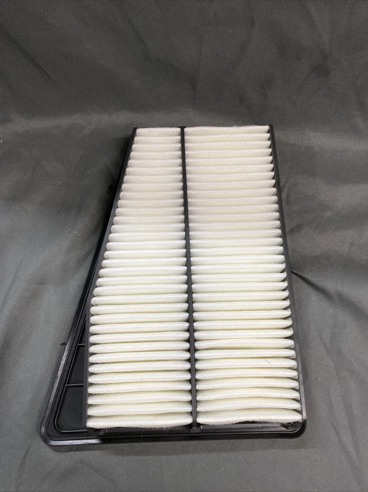 Purolator One Air Filter A36055 fits select 2009 - 2011 Hyundai Genesis Foto 3 de 4