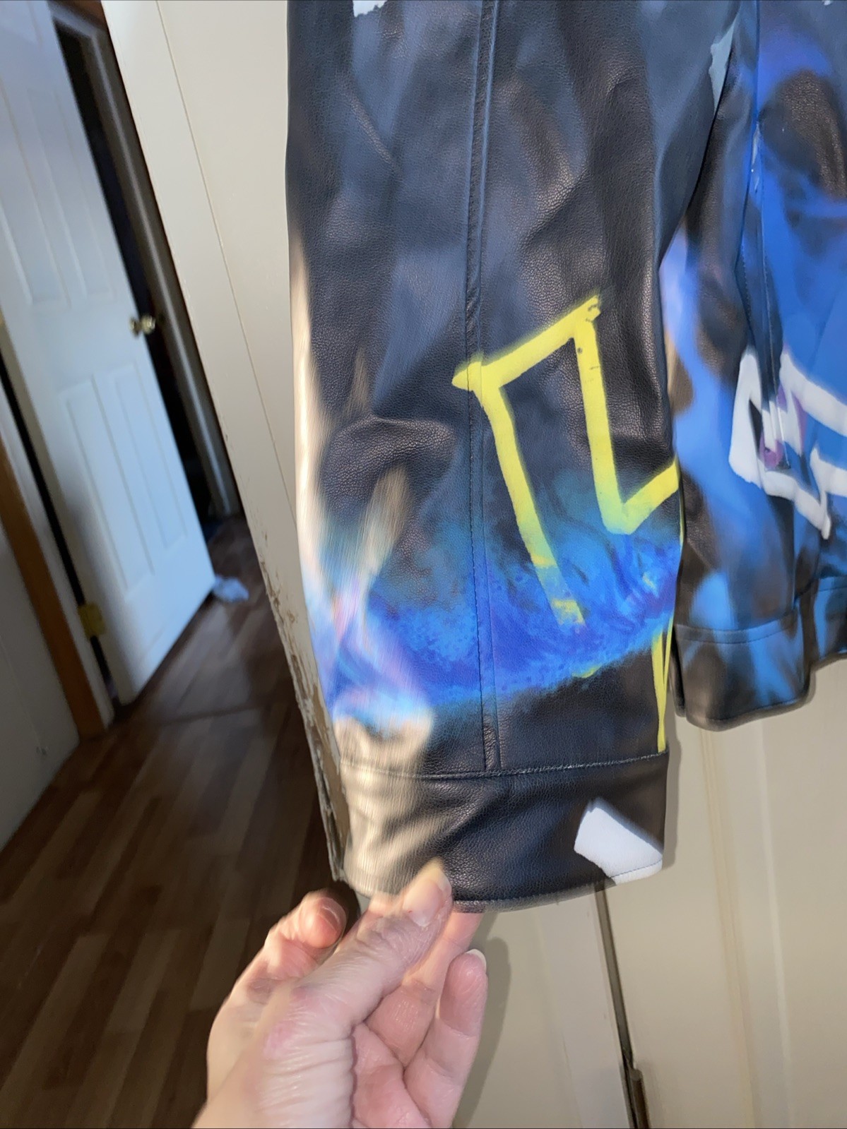 Womans Graffiti Jacket Medium Polyester - image 3