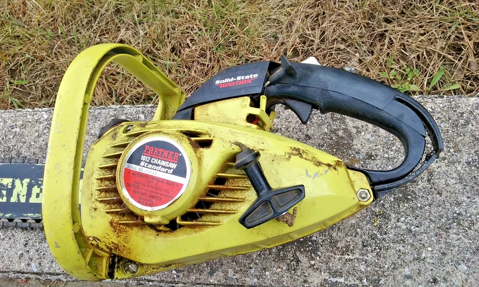 Motosierra Partner 1612 vintage barra 16" - para piezas o reparación Foto 4 de 4