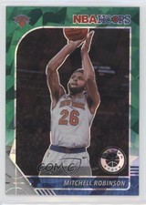 2019 NBA Hoops Premium Stock Green Cracked Ice Prizm Mitchell Robinson #126 nd3