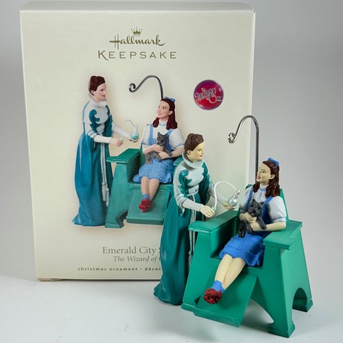 2008 Esmerald City Style Hallmark Ornament - Dorothy y Toto El Mago de Oz - Imagen 1 de 12