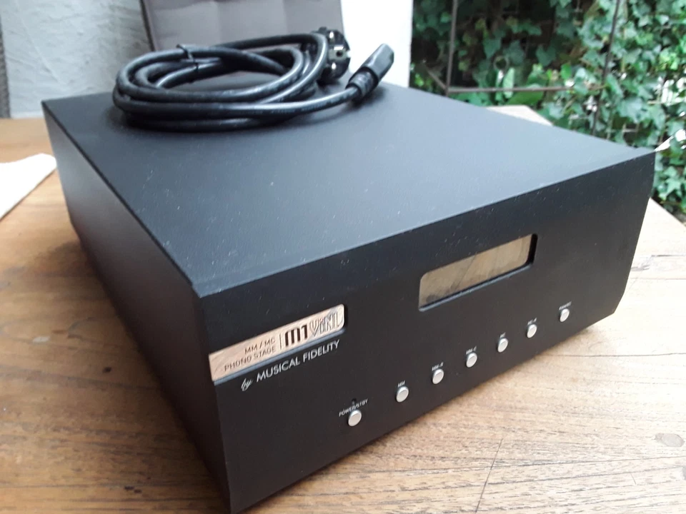 Musical Fidelity M1  ViNL  Phonovorverstärker schwarz high End - Bild 2 von 4