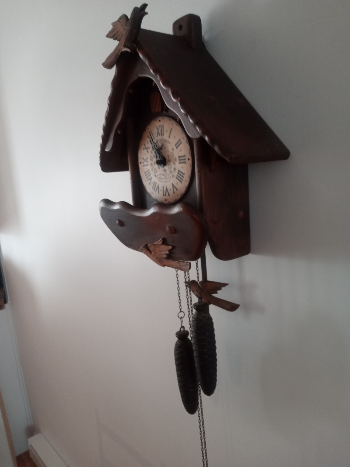 Vintage 1967 NEW ENGLAND CLOCK CO AMERICAN CUCKOO BIRD CLOCK & WEIGHTS