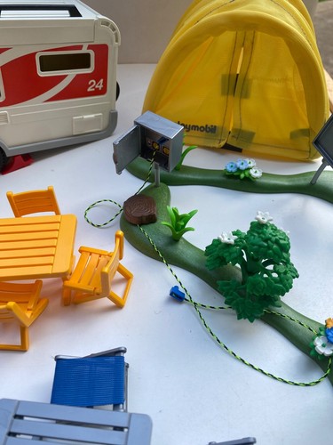 Playmobil Camping Caravan Play Set Summer Fun with Accessories Incomplete - Picture 3 of 17