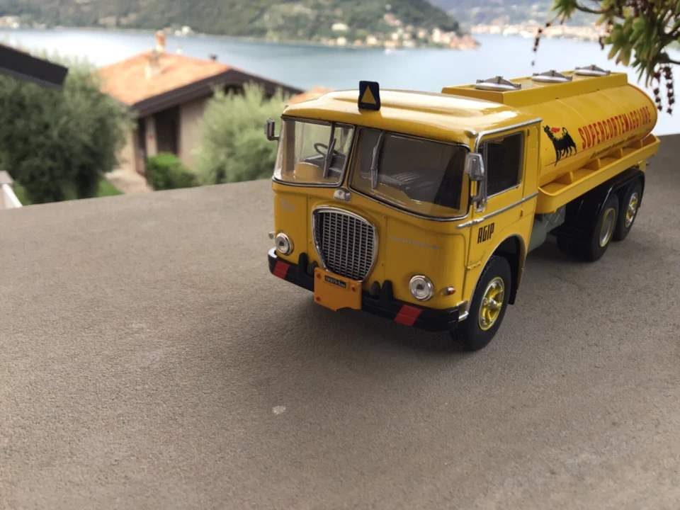 Camion d'Epoca AGIP Lancia Esatau Cisterna Carburante SUPERCORTEMAGGIORE 1/43 - Immagine 2 di 4