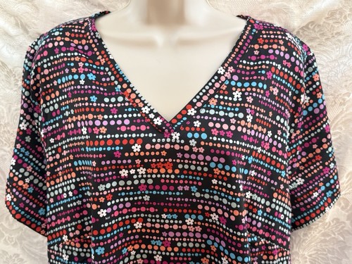 KOI Basics V-Neck SCRUB TOP~Size XL~S/S STRETCH Poly BLACK Colorful DOTS Pockets - Picture 2 of 10