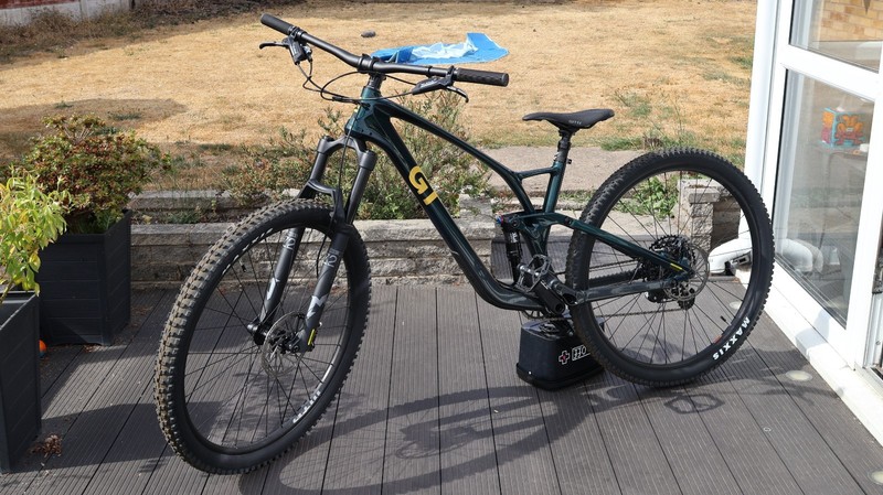 GT Sensor ST Carbon Elite Full Suspension Mountain Bike Super Teal - Size Large