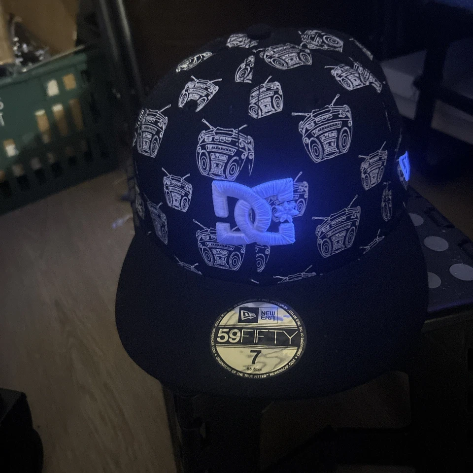 DC Shoes x Travis Barker Remix Series New Era Boombox Fitted Hat 7 3/8 Blink 182 - Image 2 of 4