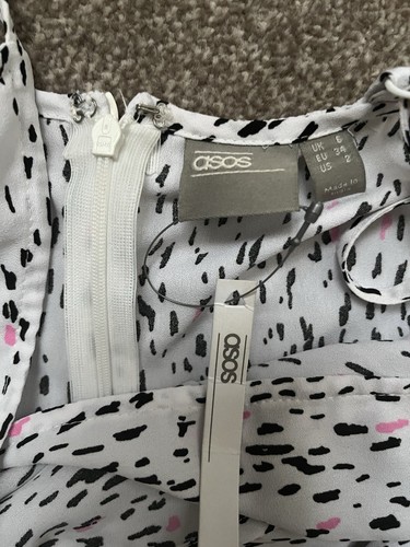 Size 6 Asos Design Wide Open Leg Jumpsuit, White with Belt - Imagen 4 de 9
