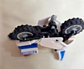 LEGO City Police 7744 Patrol Car & Motorcycle w/ 2 Officers + Manual