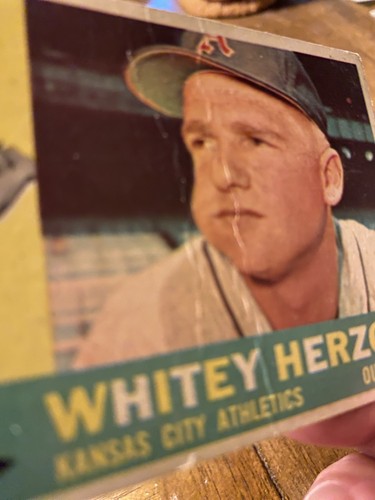 Topps de béisbol 1960. Tarjeta Whitey Herzog #92 en muy buen estado (arrugas) - Imagen 2 de 4