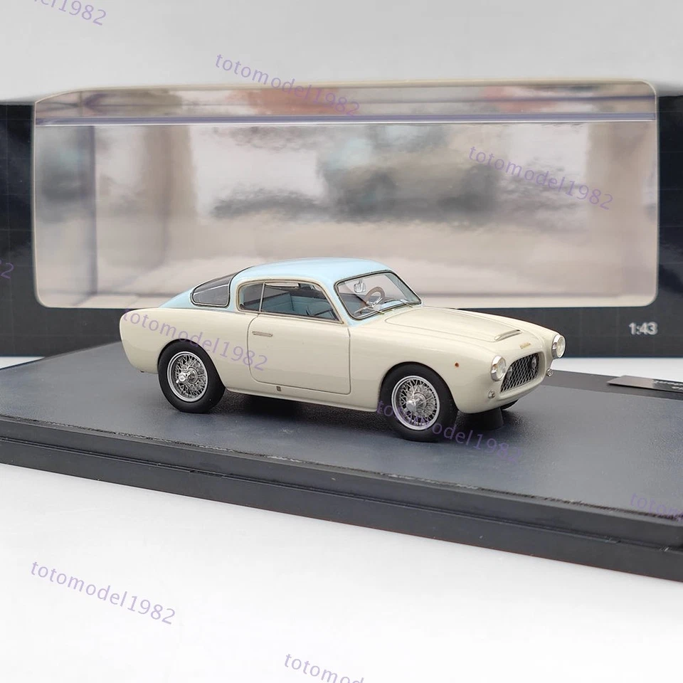 Coche de resina 1/43 MATRIX-MODELS Cisitalia 33DF Voloradente cupé blanco MX10307-011 Foto 4 de 4