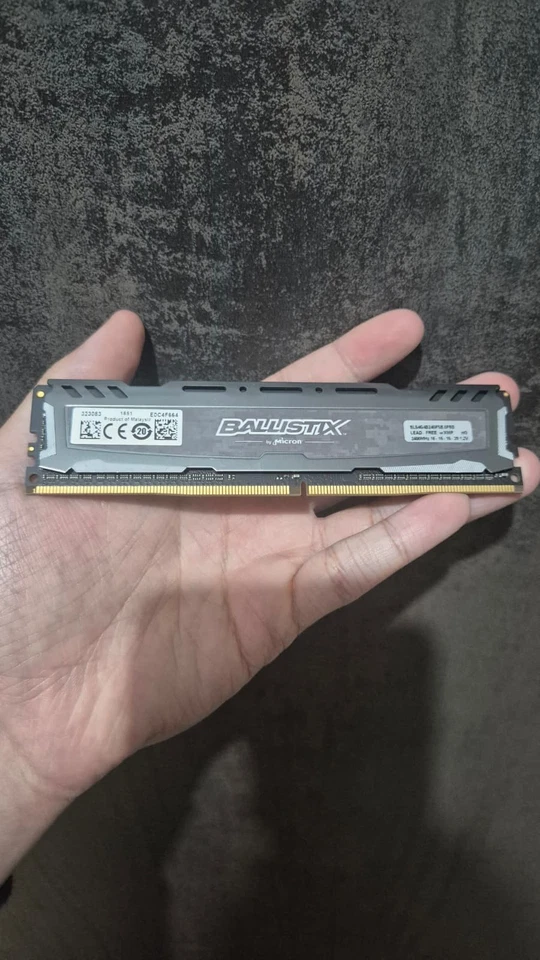 RAM Crucial Ballistix Sport by Micron 8gb(2x4GB) 2400mhz DDR4 PC4 19200 - Immagine 2 di 4