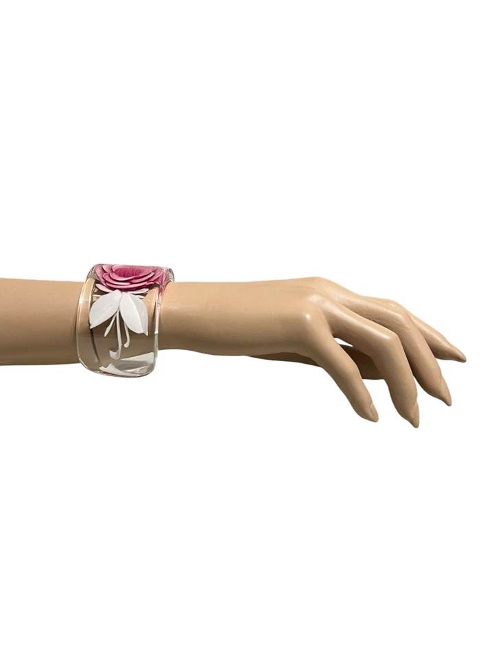 Brazalete Chanel Lucita Camelia Rosa Transparente De Colección Foto 3 de 4
