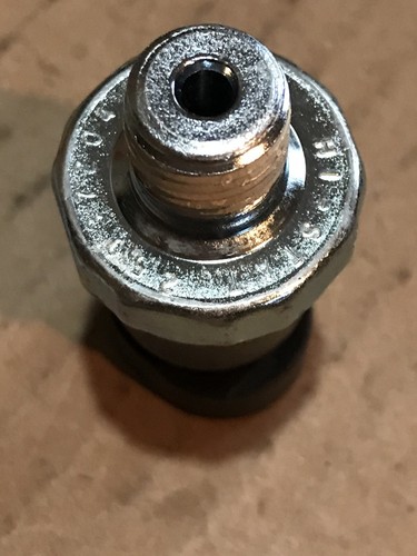 25037205 New OEM GM Oil Pressure Switch - Picture 9 of 11