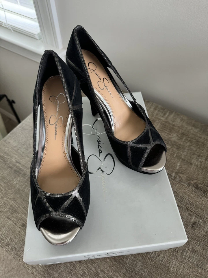 Nuevo en caja Jessica Simpson "Rachelle" Peep Toe Bombas Gamuza Negro Zapato Talla 6.5/36.5 Foto 3 de 4