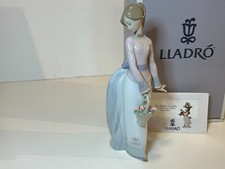 In original Box! Lladro 7622 Basket of love. A great gift idea! Made in Spain!
