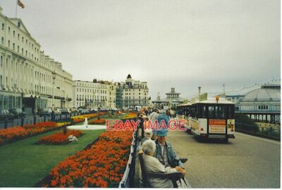 FOTO BLUMENBEETE AN DER EASTBOURNE PROMENADE DAS MEER UND MILDES KLIMA LOCKEN