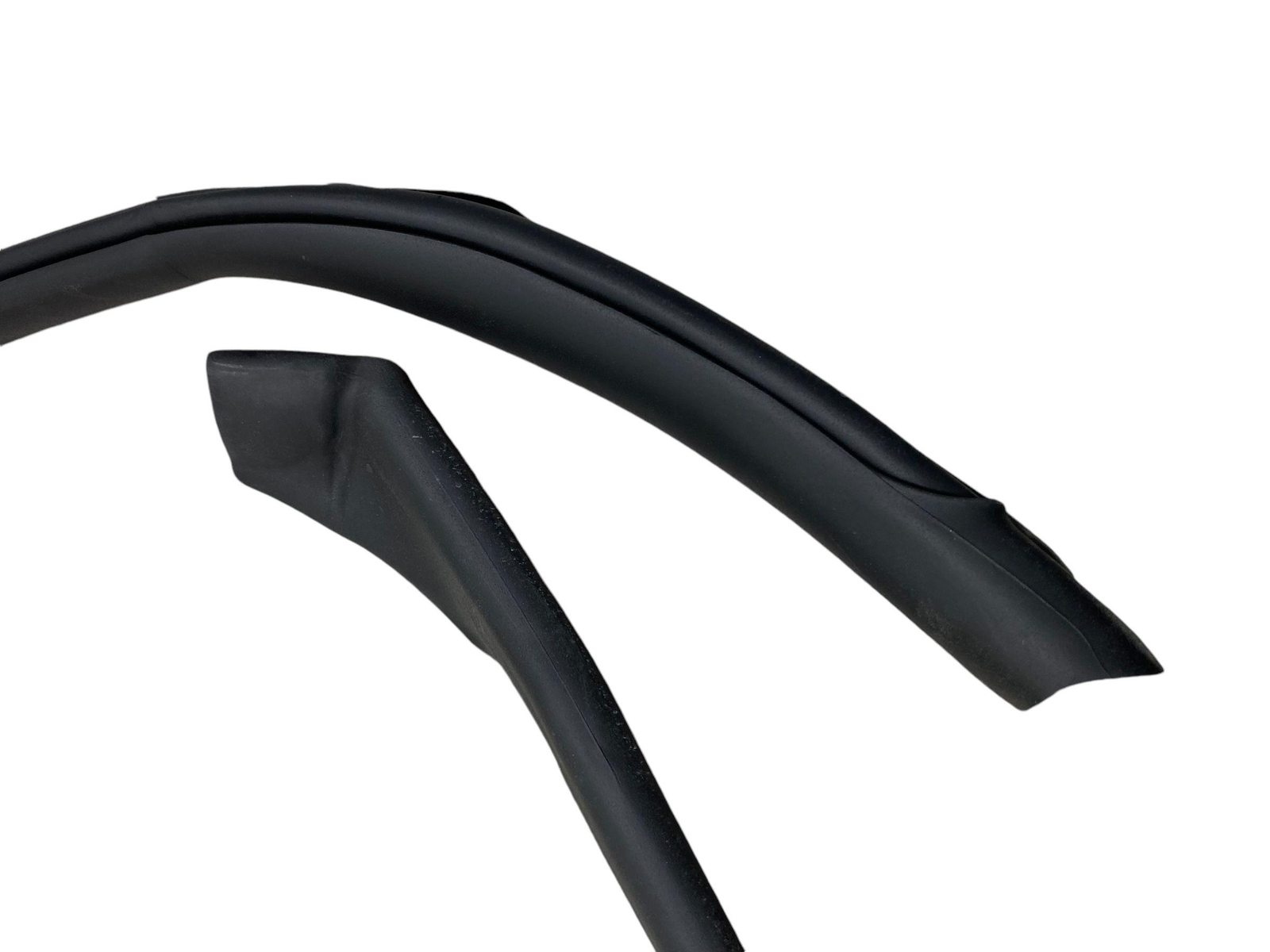 2019 - 2023 ASTON MARTIN VANTAGE COUPE RIGHT DOOR WEATHER STRIP KY63-C20709 OEM
