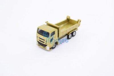 Takara Tomy Tomica #101 Isuzu Giga Dump Truck 8CM Diecast