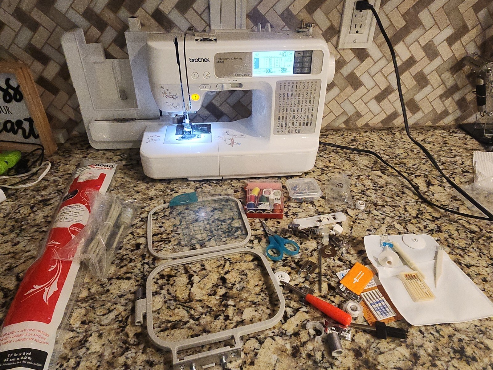 Brother SE425 Sewing and Embroidery Enthusiast Machine Lot With Extras