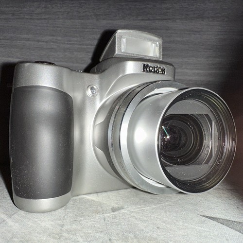 Kodak Easyshare Z650 Digital Camera Silver 6.1 MP 10X Optical Zoom Tested