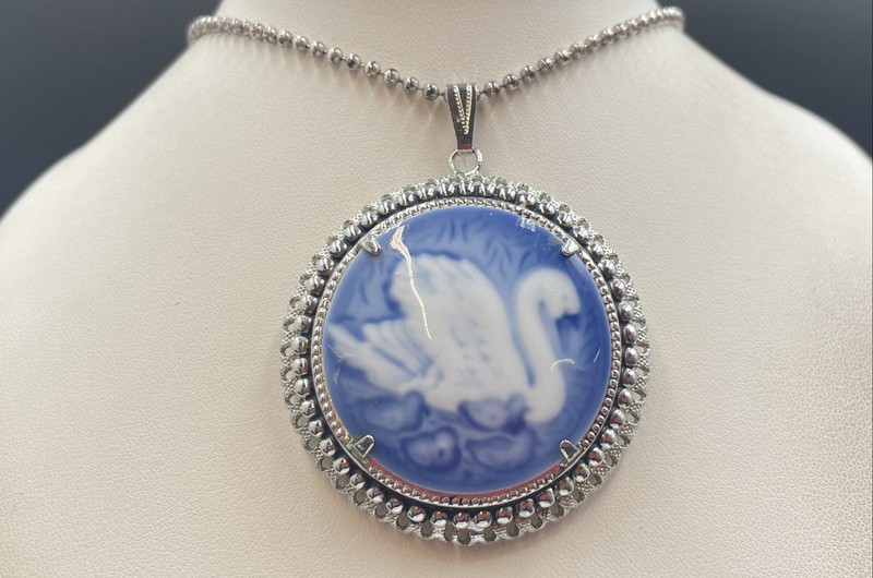 Sterling Silver B&G Porcelain Swan Pendant Necklace