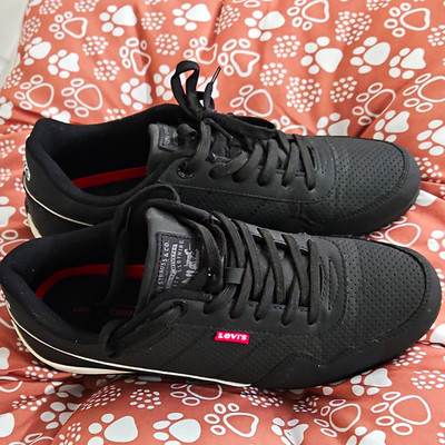 Levi's Men's Low Top Lace Up Athletic Sneakers Black/White/Red 51932106A Size 10