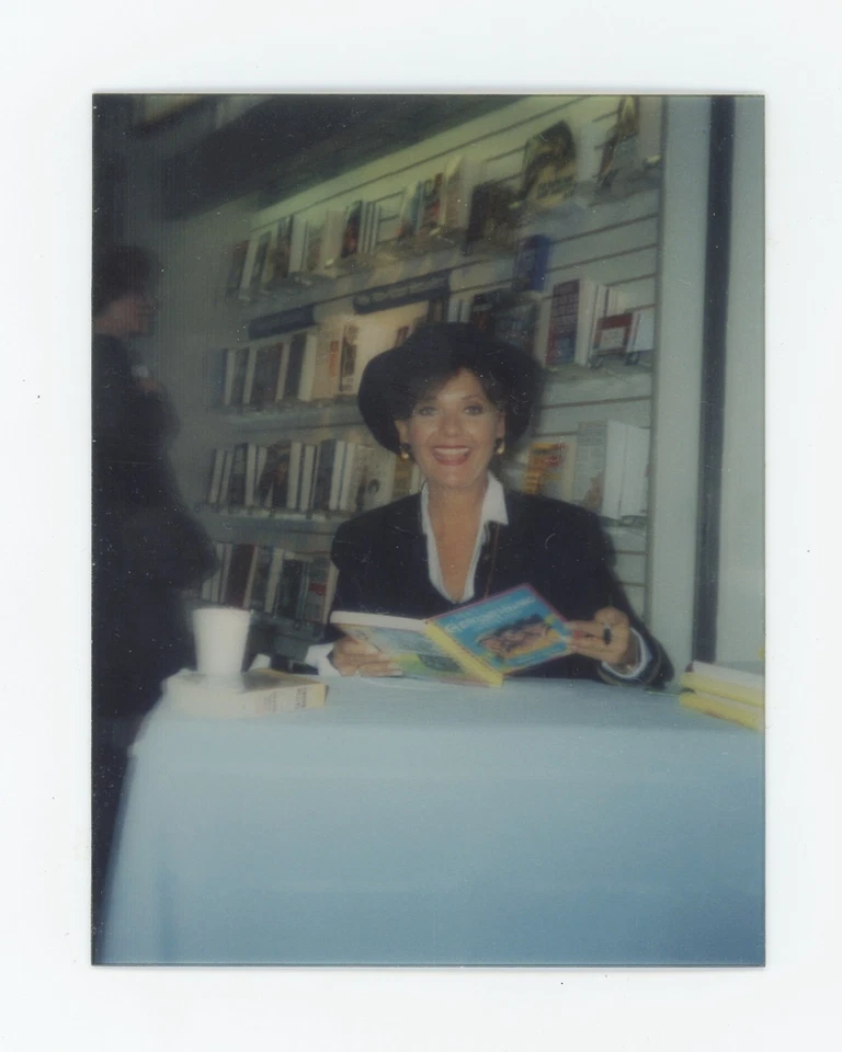 Joan Collins 4 1/2 sur 3 1/2 Image 3D Lenticulaire Sur Mesure - Photo 1/1