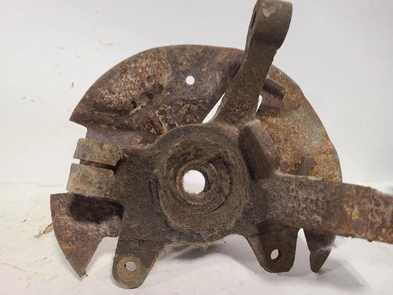 Husillo/nudillo delantero del conductor sin ABS a través del 13/07/00 se adapta a 98-01 SEPHIA 1977237 Foto 2 de 3