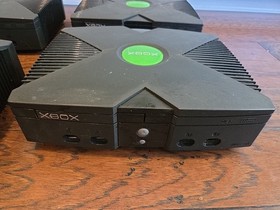 Xbox Original Console Lot Of 4 For Parts Or Repair - Read Description