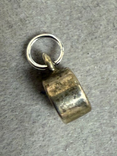 Vintage dekorativer klassischer Charm-Anhänger Sterlingsilber Emaille Perle 4540 - Bild 1 von 2