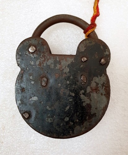 Antique Rare Iron Lock Hand crafted Lock Unique Design Pad Lock With Key - Picture 4 of 6
