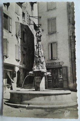 AK Forcalquier Brunnen Saint Michel Einer der ältesten der Haute Provence