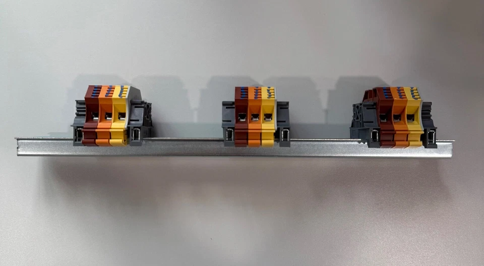 Terminal Blocks for solar panels with Din Rail/ comes with 3 blocks- New - Image 2 of 3