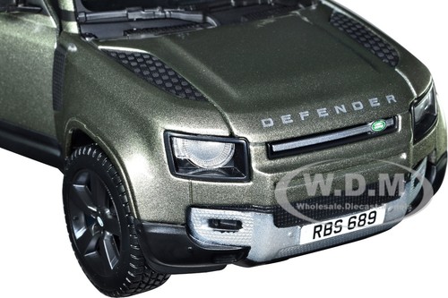 2022 LAND ROVER DEFENDER 110 GREEN MET. 1/24 DIECAST MODEL CAR BY BBURAGO 21101 - Picture 5 of 6