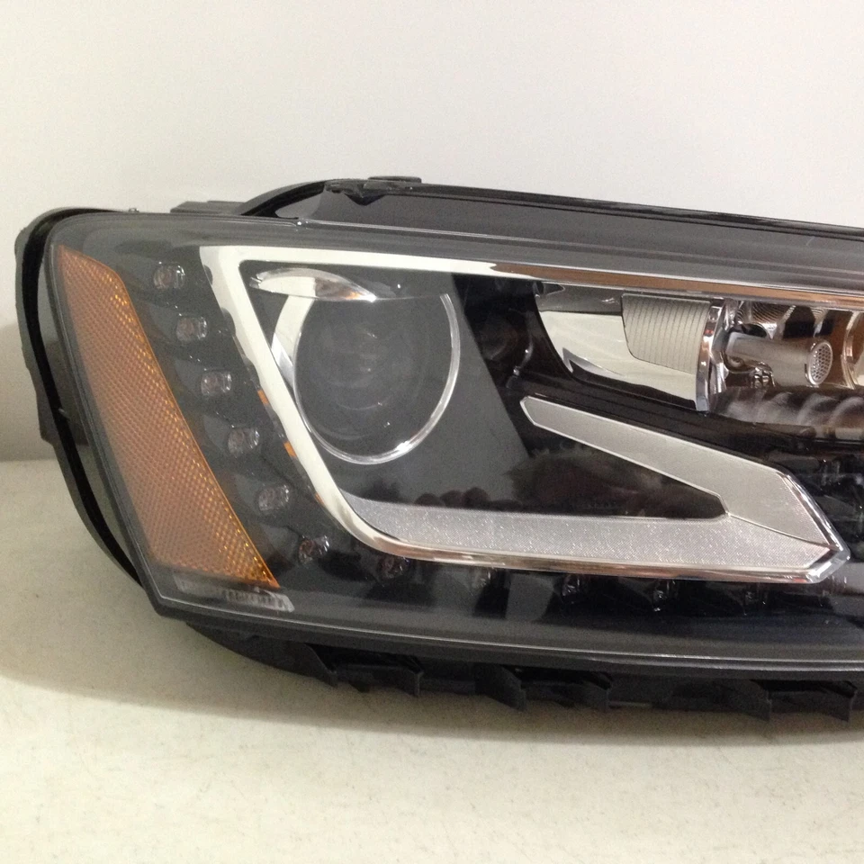 Volkswagen Jetta 2012-2016 lado derecho pasajero xenón HID con faro LED fabricante de equipos originales Foto 3 de 4