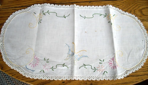Vintage Table Scarf White Oval w/ Cross-Stitched Pink Flowers & Butterfly ~